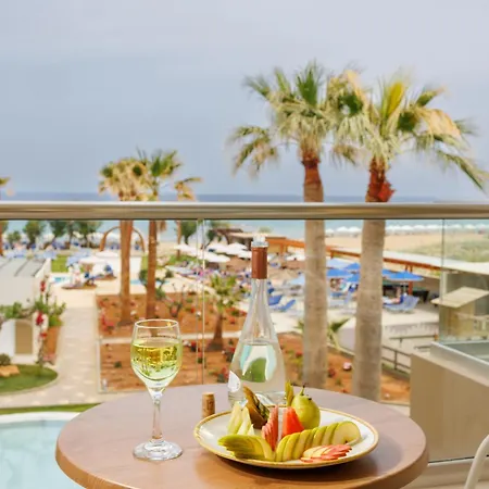 Bay & 4* Malia